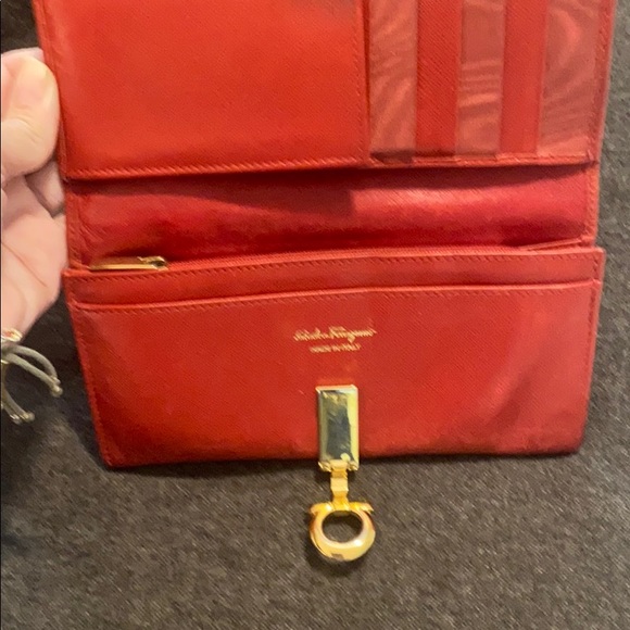 Salvatore Ferragamo Rosso Calf Wallet - Picture 10 of 10